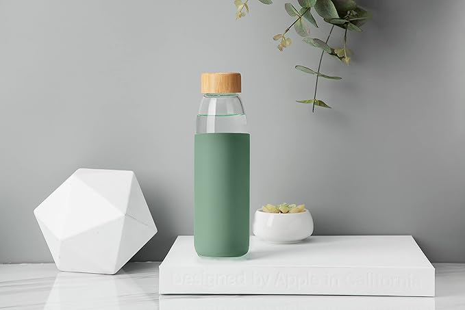 veegoal 25 Oz Borosilicate Glass Water Bottles with Bamboo Lid, BPA-FREE, Non-Slip Silicone Sleeve, and Stainless Steel Leak Proof Lid - Reusable Glass Bottle for Men and Women
