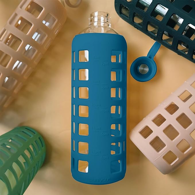 purifyou 40oz / 32oz / 22oz / 12oz Borosilicate Glass Water Bottle with Time & Volume Markers, Silicone Sleeve, Stainless Steel Lid | Reusable Glass Bottle for Water & Juice (40oz Chinese Porcelain)