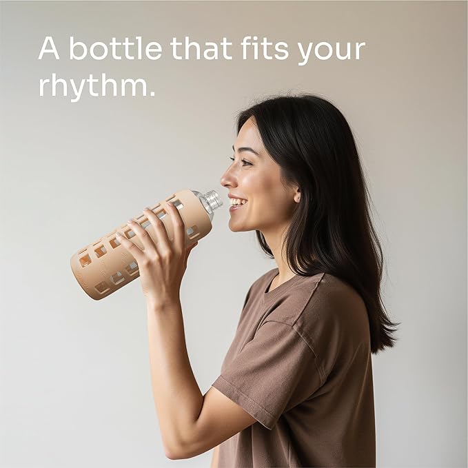 purifyou 40oz / 32oz / 22oz / 12oz Borosilicate Glass Water Bottle with Time & Volume Markers, Silicone Sleeve, Stainless Steel Lid | Reusable Glass Bottle for Water & Juice (32oz Iced Coffee)