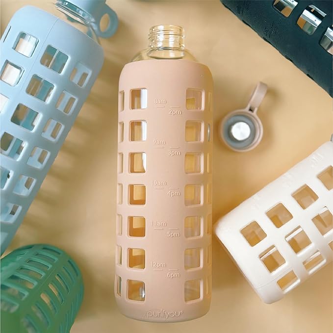 purifyou 40oz / 32oz / 22oz / 12oz Borosilicate Glass Water Bottle with Time & Volume Markers, Silicone Sleeve, Stainless Steel Lid | Reusable Glass Bottle for Water & Juice (32oz Hazelnut)