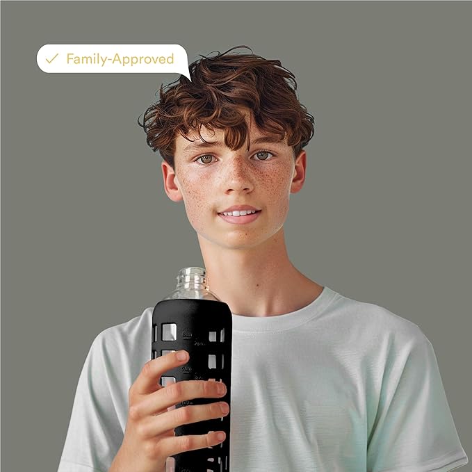 purifyou 40oz / 32oz / 22oz / 12oz Borosilicate Glass Water Bottle with Time & Volume Markers, Silicone Sleeve, Stainless Steel Lid | Reusable Glass Bottle for Water & Juice (32oz Jet Black)