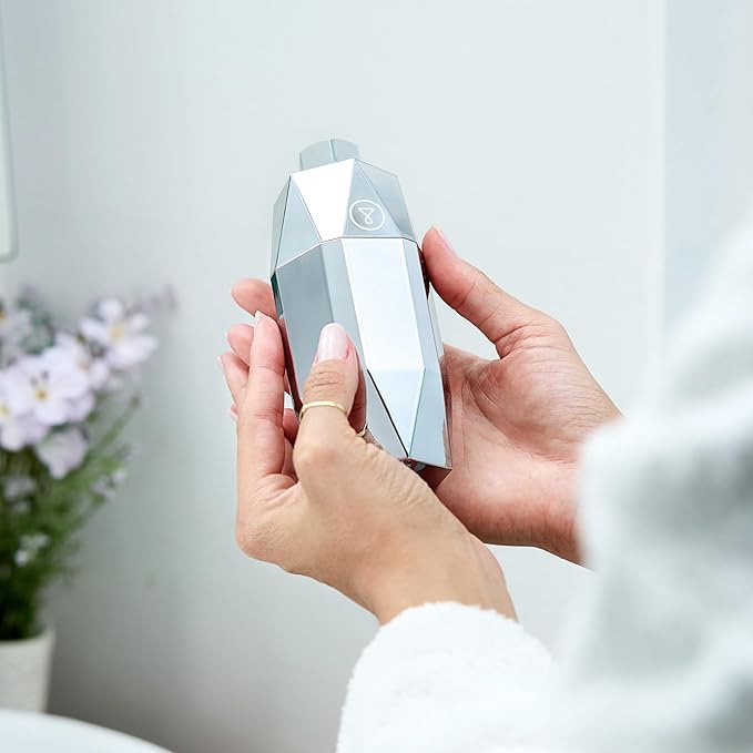 Tappwater ShowerPro Diamond - Shower Filter. Filters Limescale, Chlorine and +70 substances. Unique Design. 4-Stage Filtration and KDF-55 Technology for Soft Skin and Strong Hair. 6 Months - 20.000L