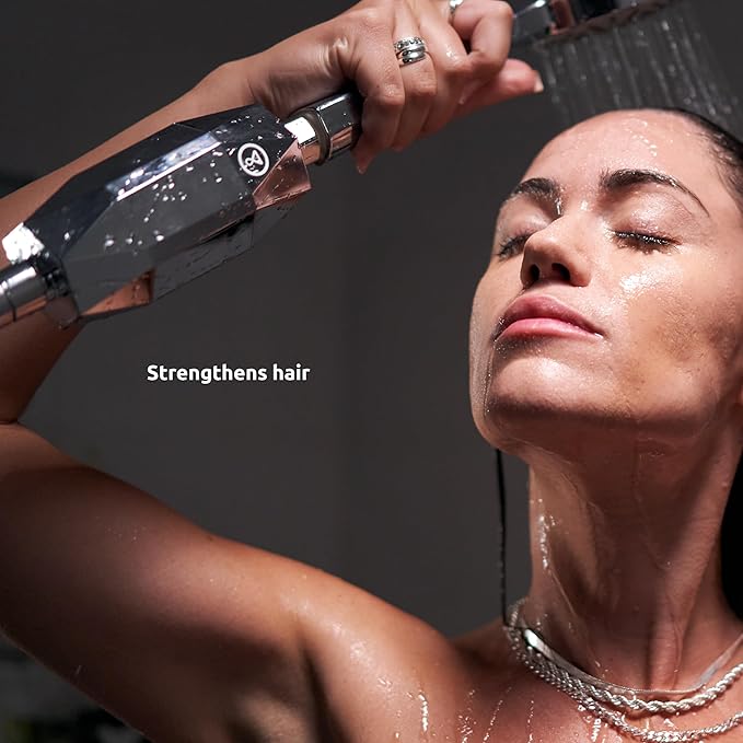 Tappwater ShowerPro Diamond - Shower Filter. Filters Limescale, Chlorine and +70 substances. Unique Design. 4-Stage Filtration and KDF-55 Technology for Soft Skin and Strong Hair. 6 Months - 20.000L